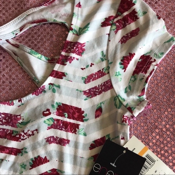 Energie Stretch Criss Cross Back T-Shirt - Picture 2 of 5